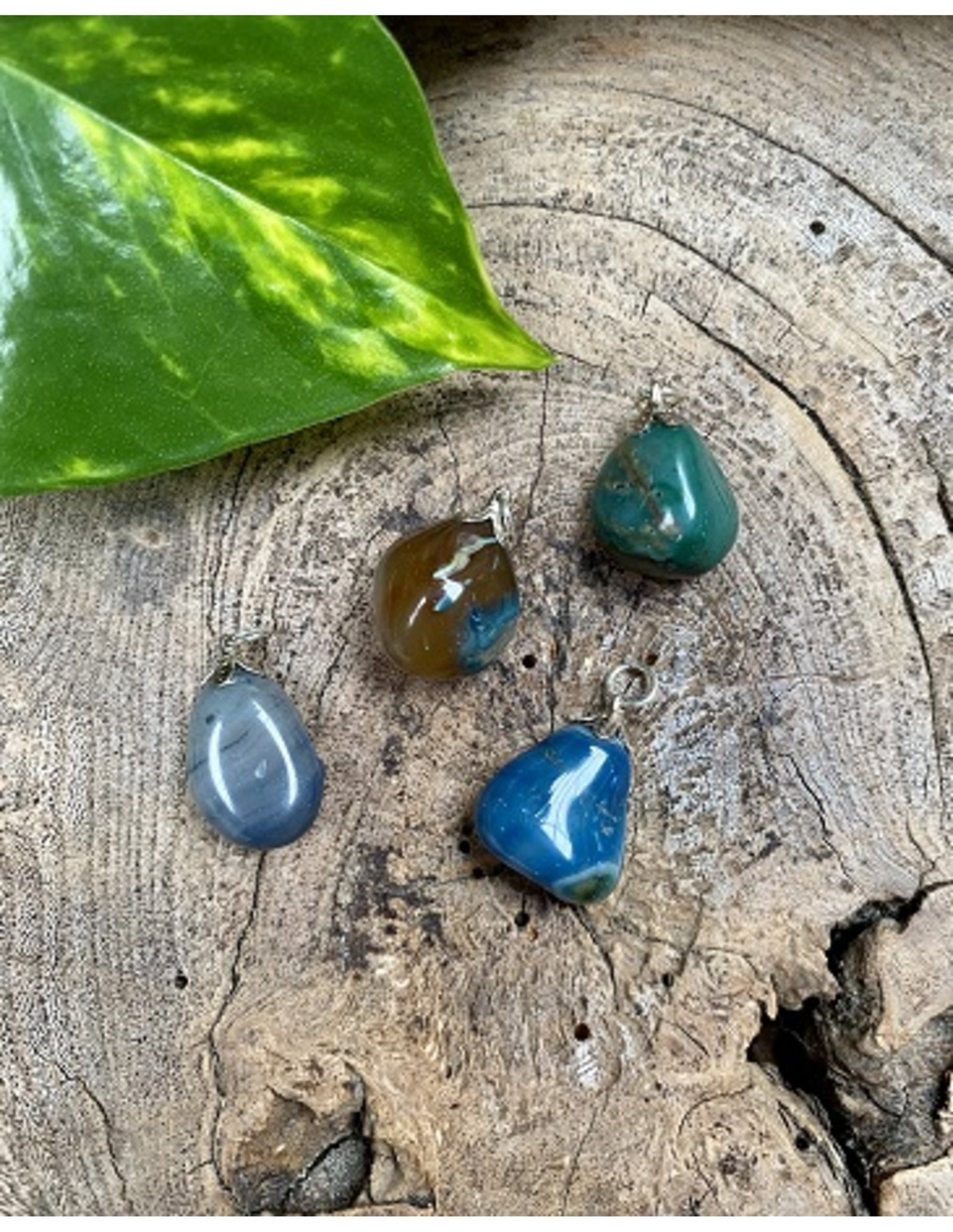 Agaat (gekleurd) blauw edelsteen hanger