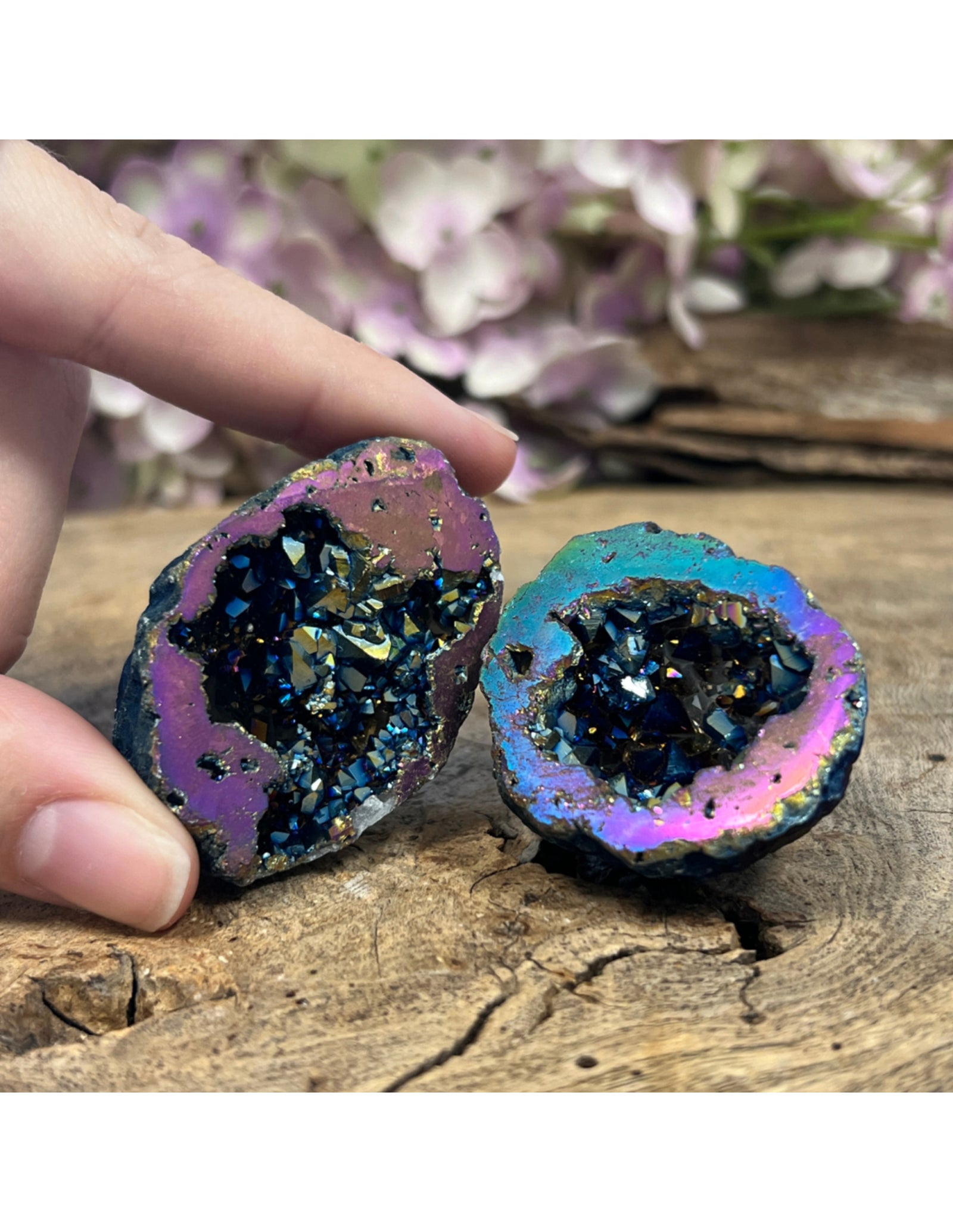 Bergkristal geode regenboogkleur (synth) 2,5 - 5 cm