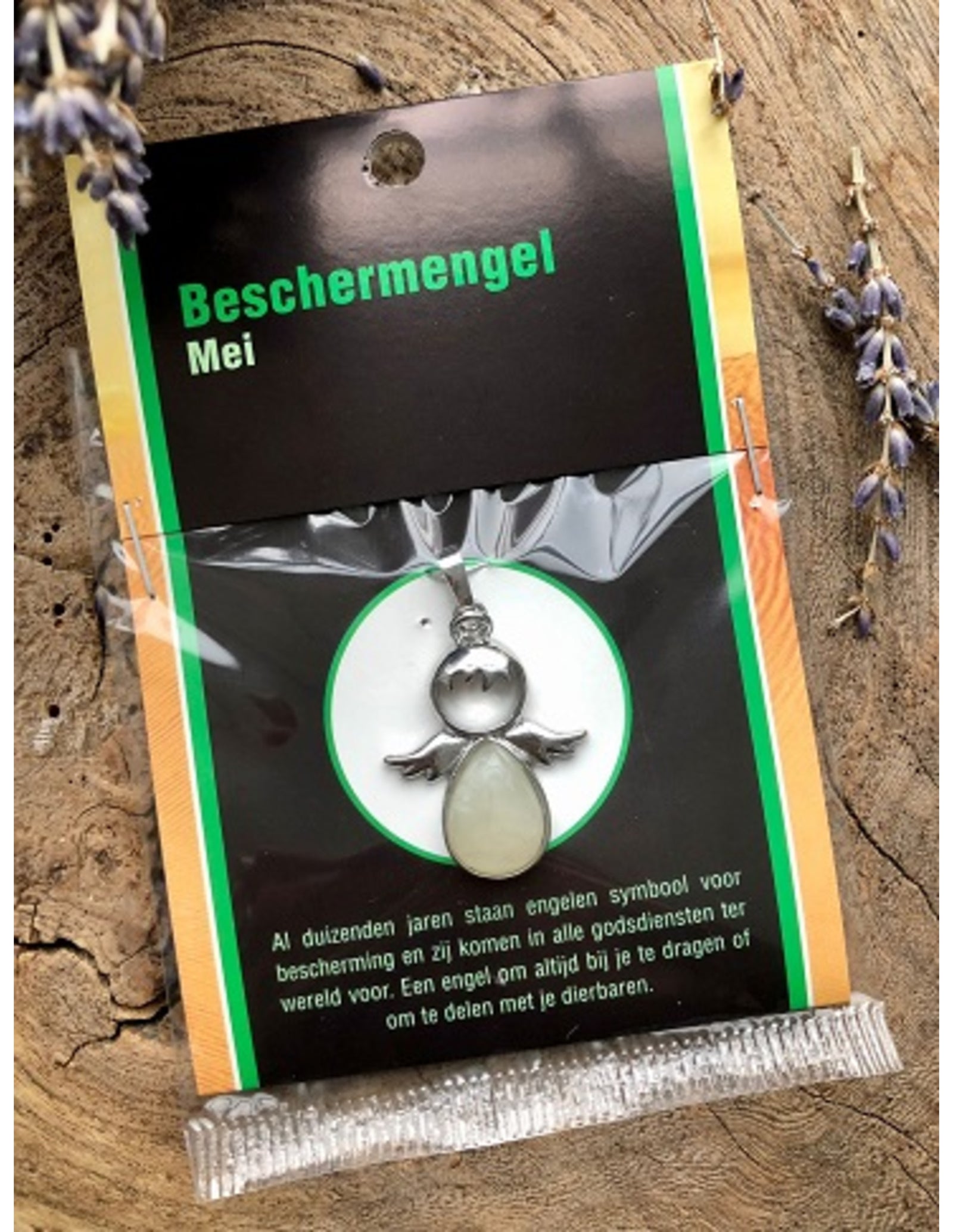 Beschermengel Mei op kaartje