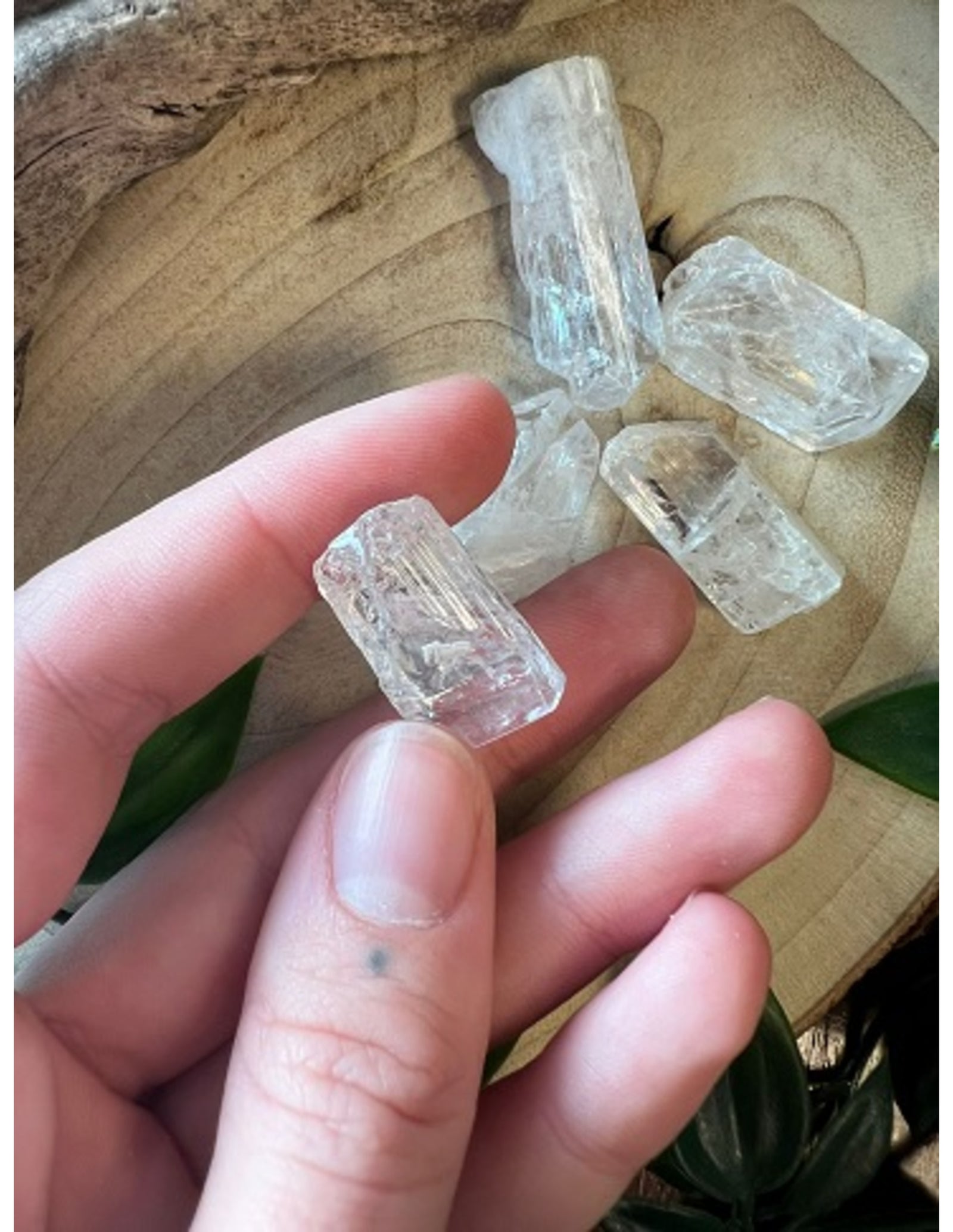 Danburiet ruw stukje 5-10 gram