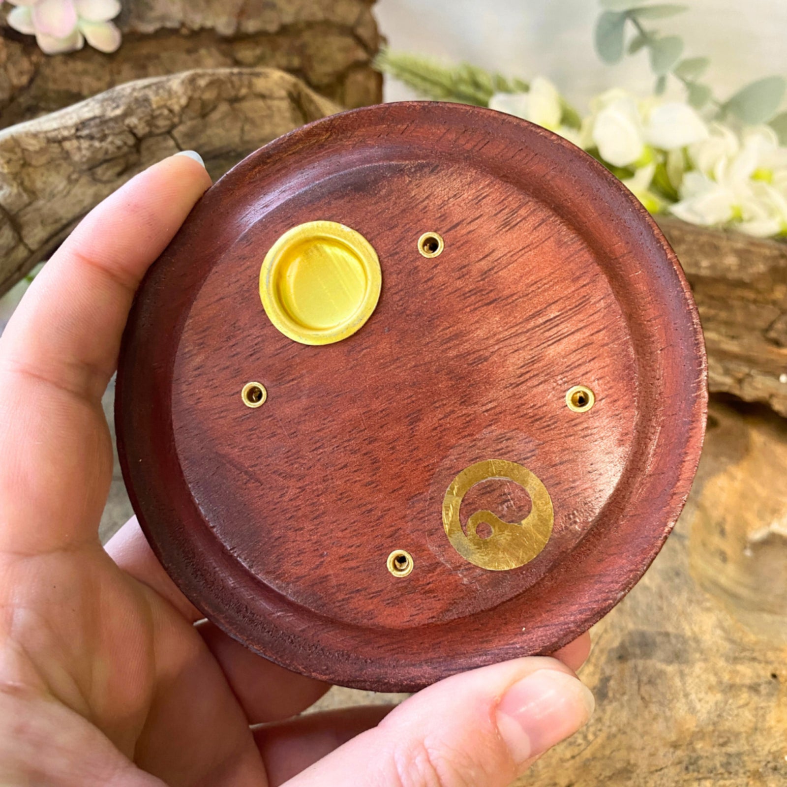Kegel brander rond Yin Yang - wierook houder