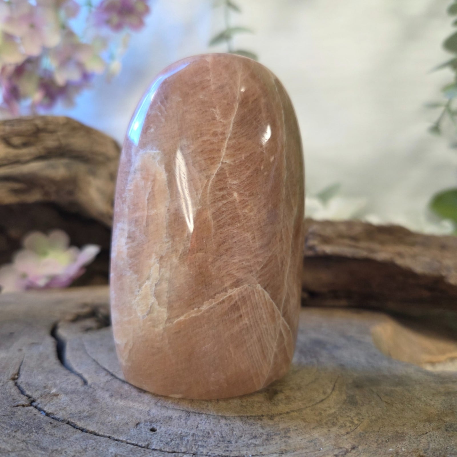 Maansteen oranje sculptuur 300-350 gram
