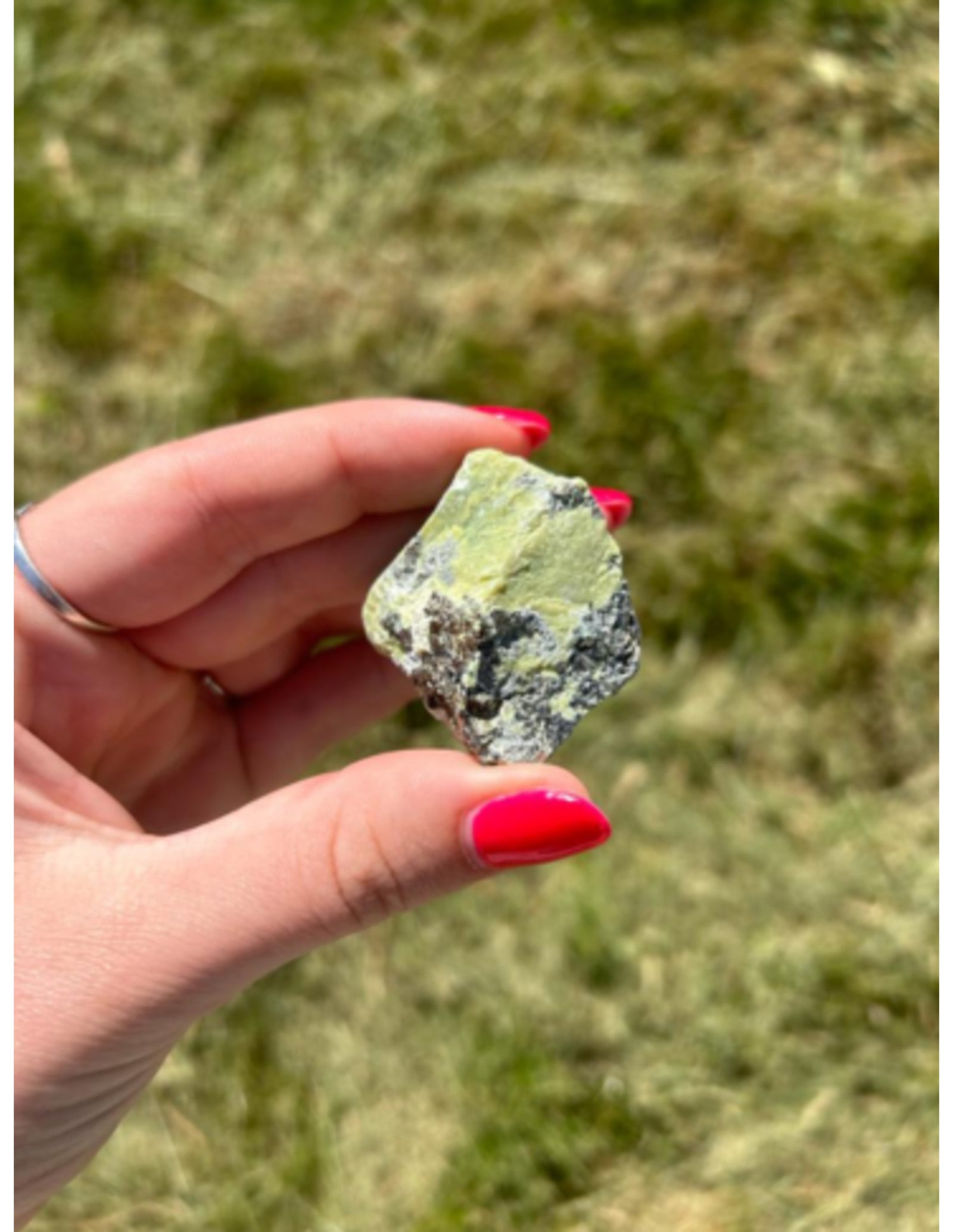 Serpentijn Peru 250 gr. ruwe brokjes