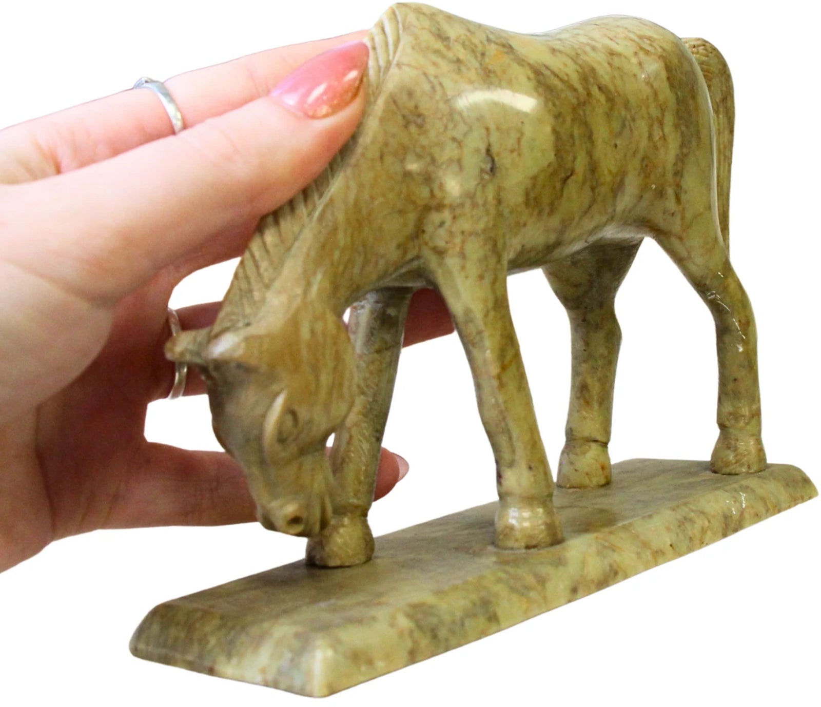 Speksteen paard grazend 15 cm