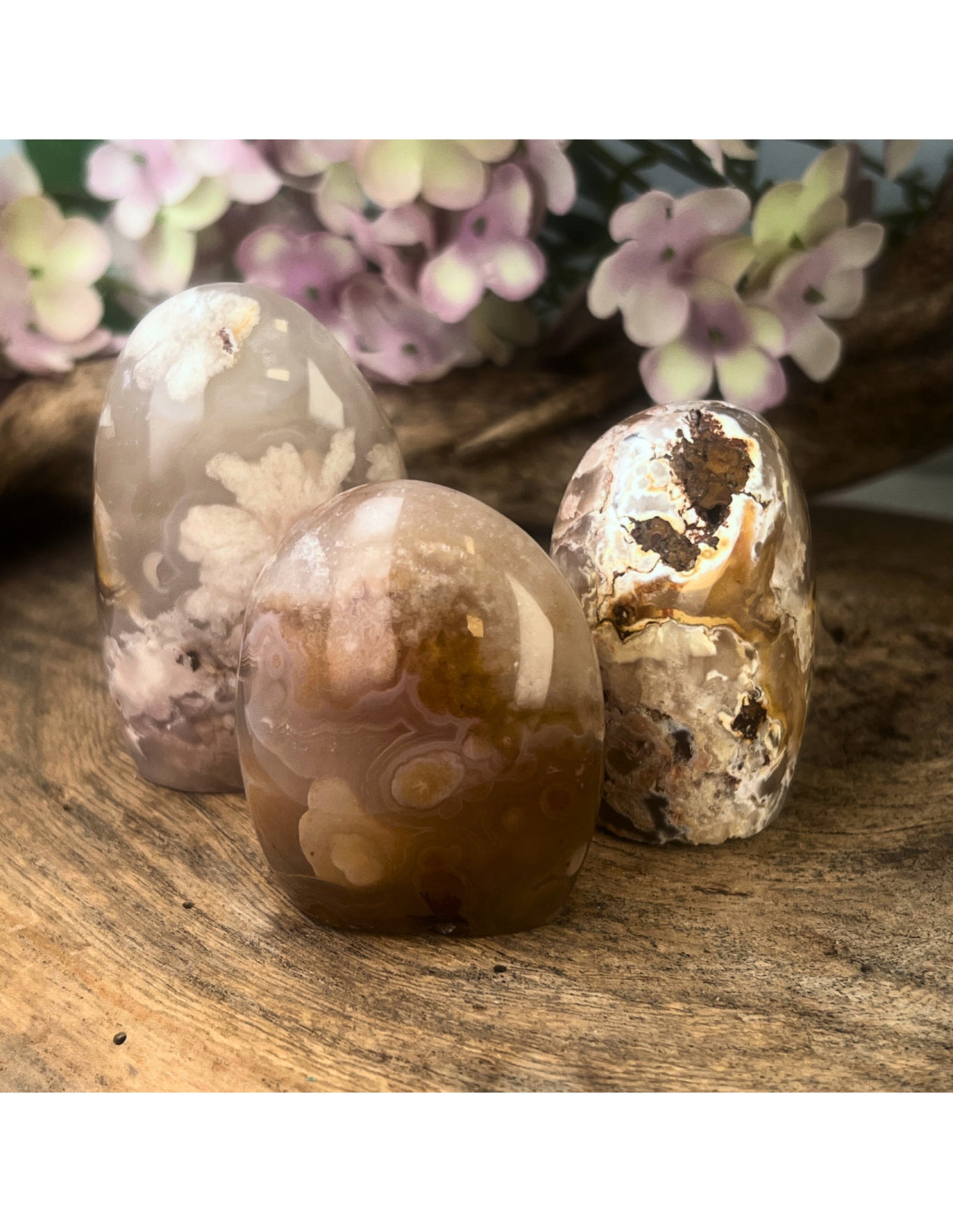 Agaat bloem sculpturen gepolijst 100-150 gr.