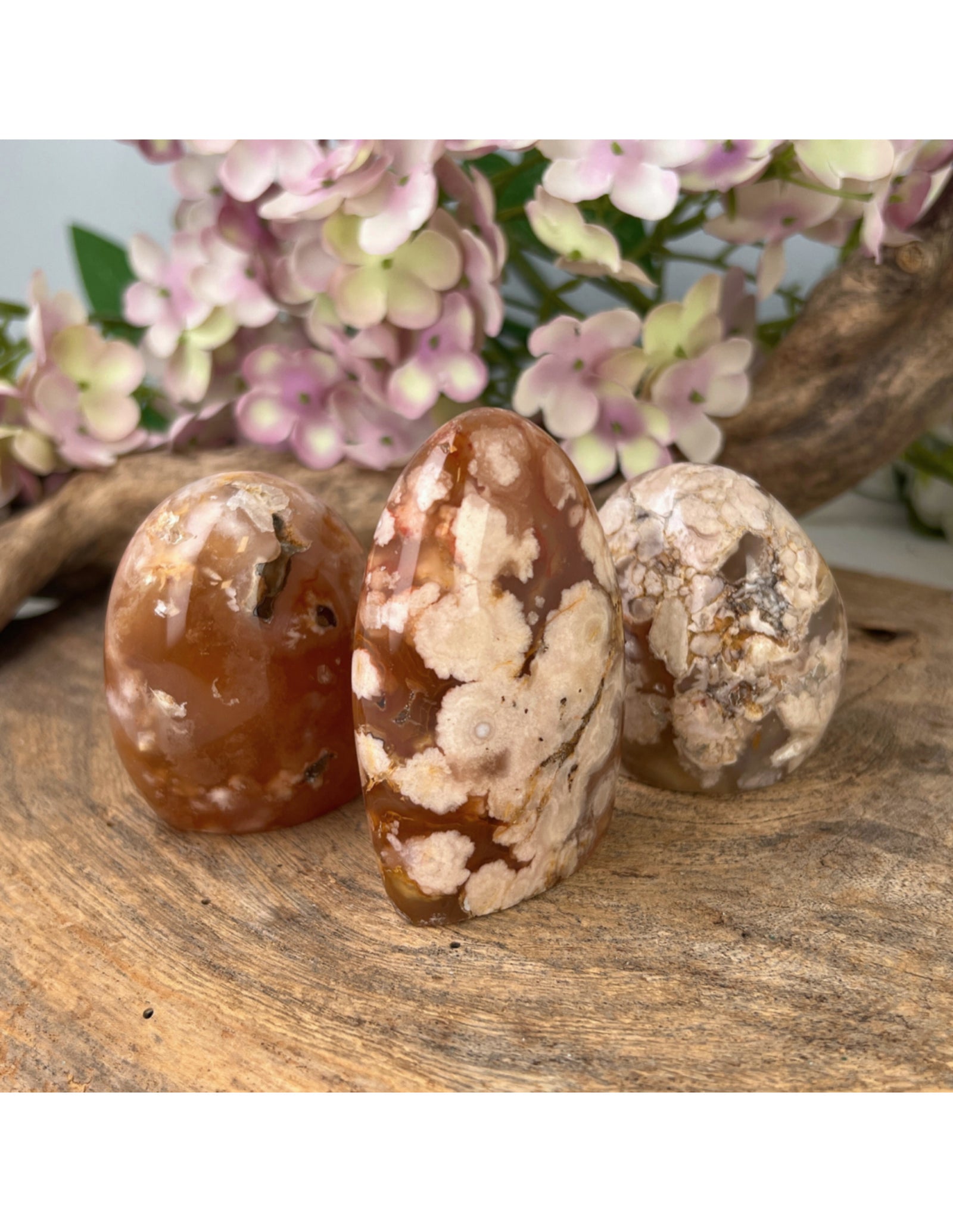 Agaat bloem sculpturen gepolijst 150-200 gr.