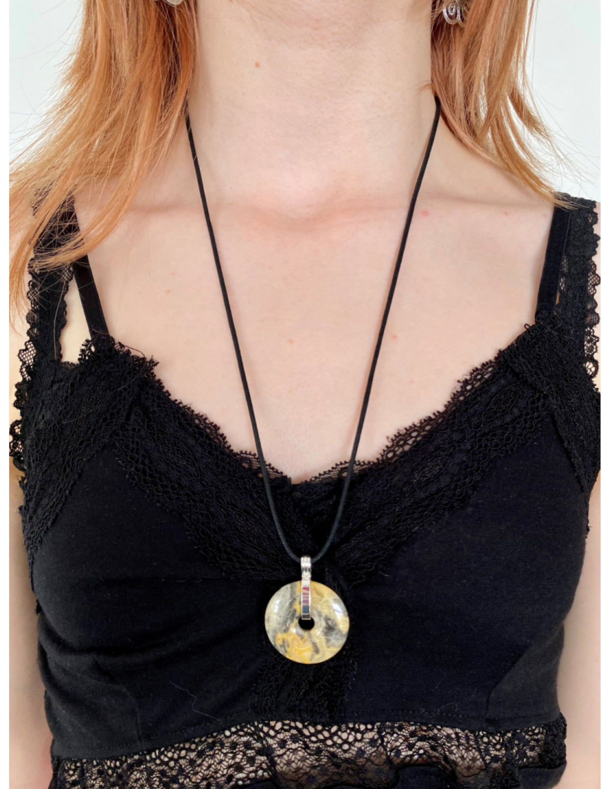 Agaat crazy lace donuthanger 30 mm aan koord