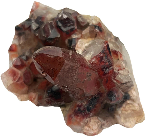 Bergkristal rood ruwe edelsteen nr.38