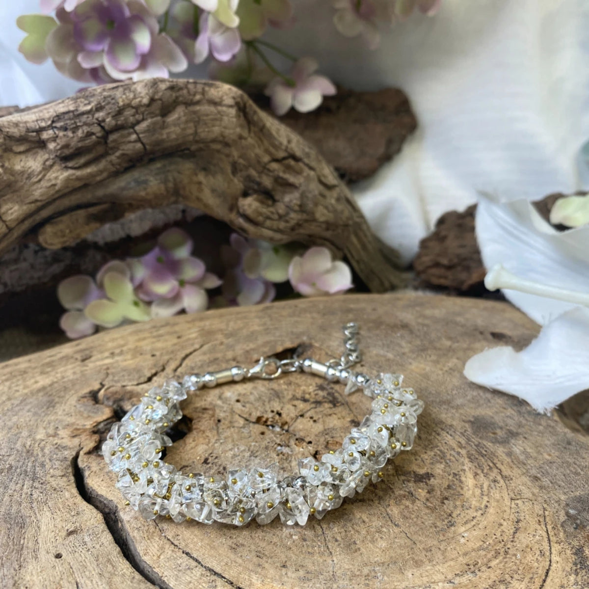 Bergkristal splitarmband cluster met sluiting