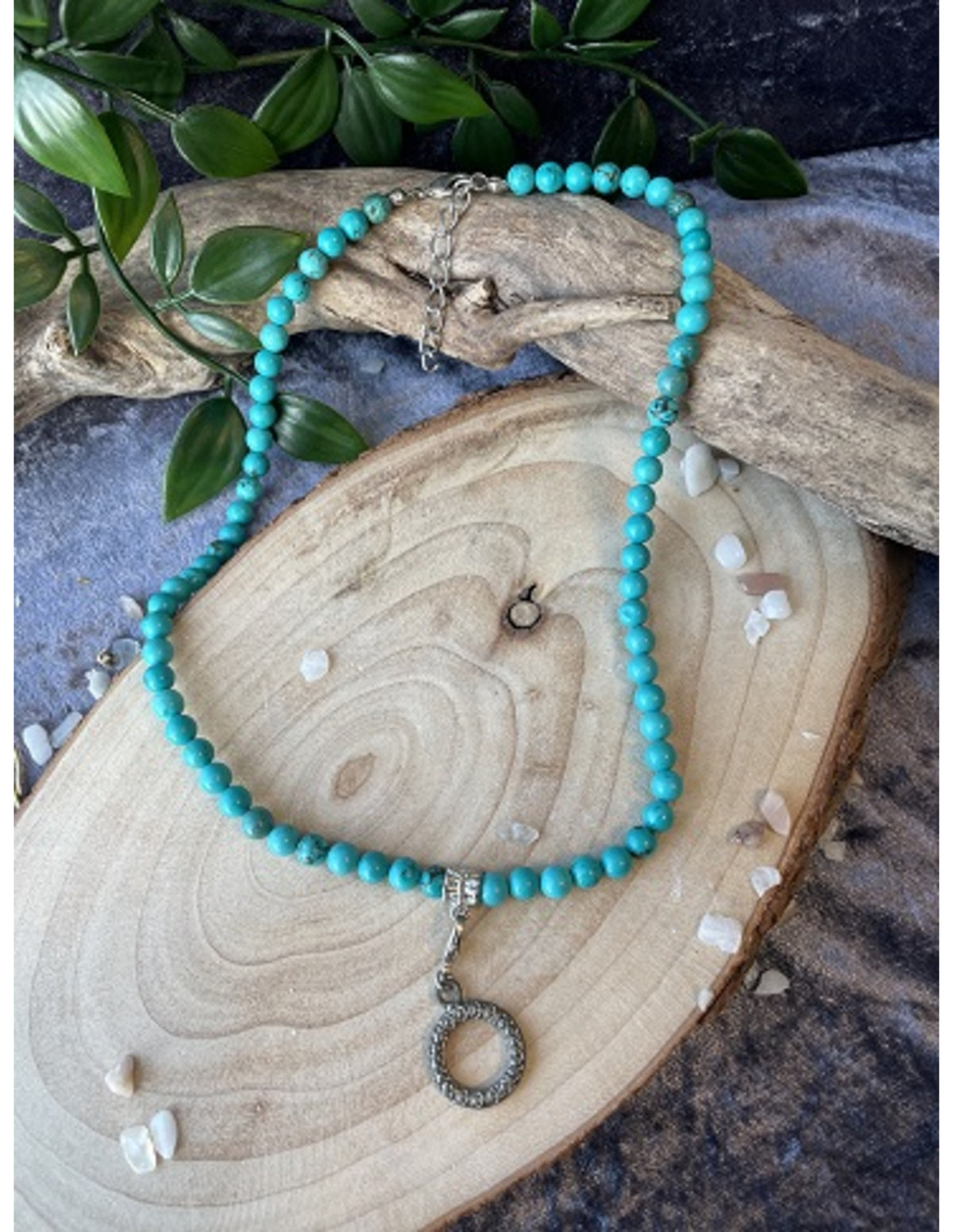 Fashion ketting Howliet blauw 6mm kralen (bijgekleurd)