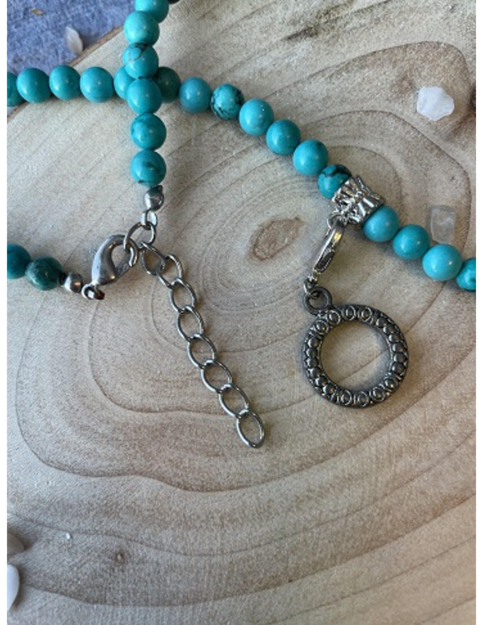 Fashion ketting Howliet blauw 6mm kralen (bijgekleurd)