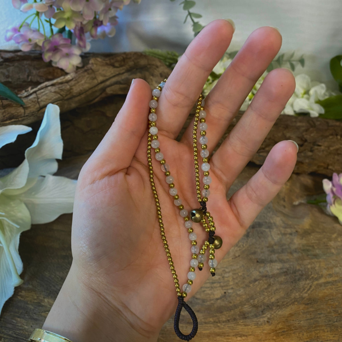 Jade wit enkelbandje gipsy-stijl