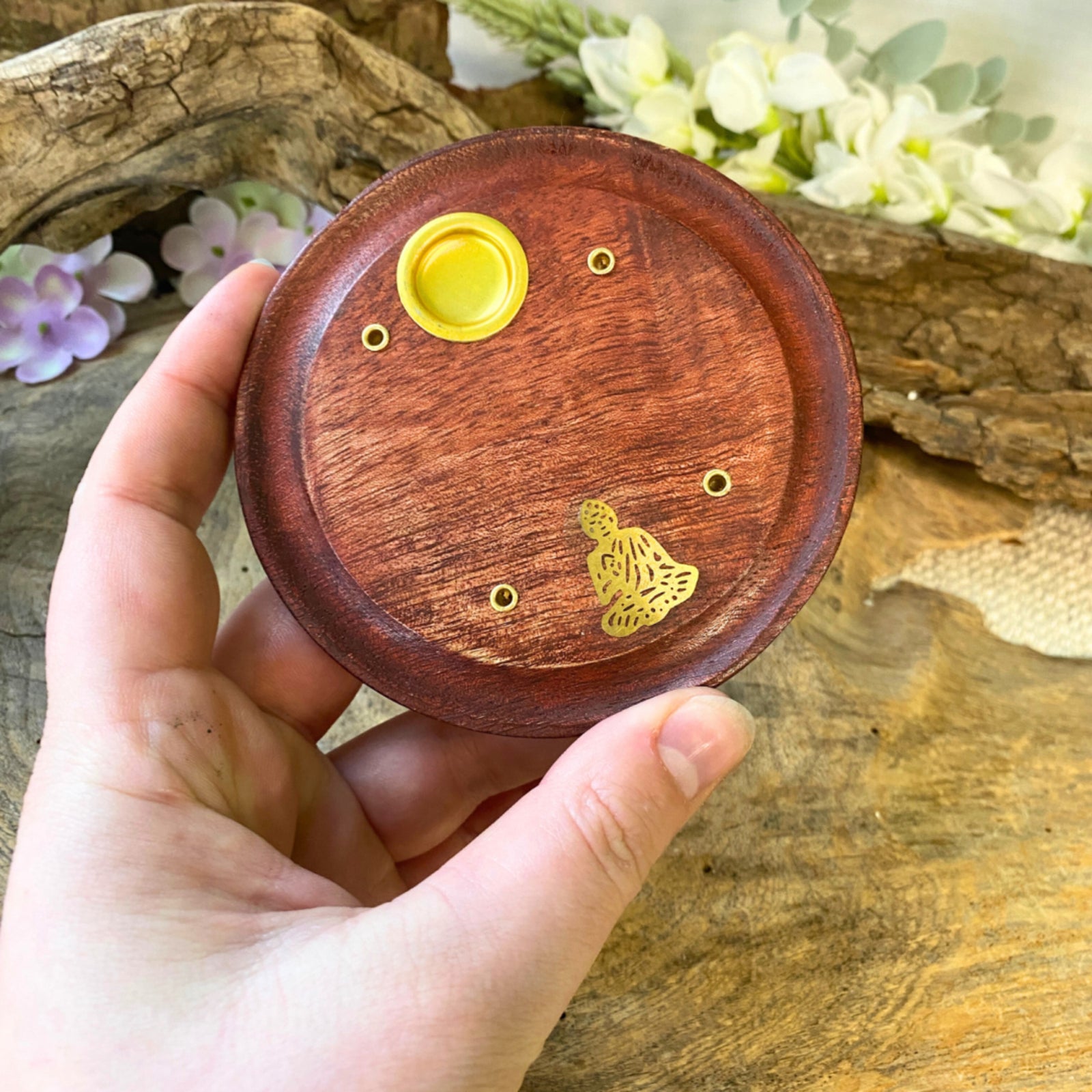 Kegel brander rond met Boeddha - wierook houder