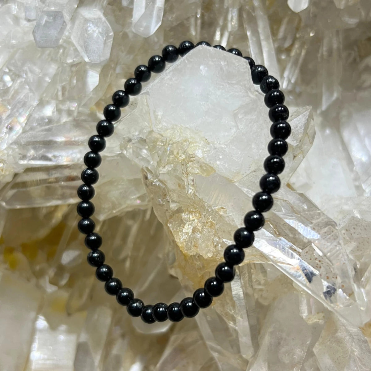 Kralenarmband 4mm Toermalijn zwart
