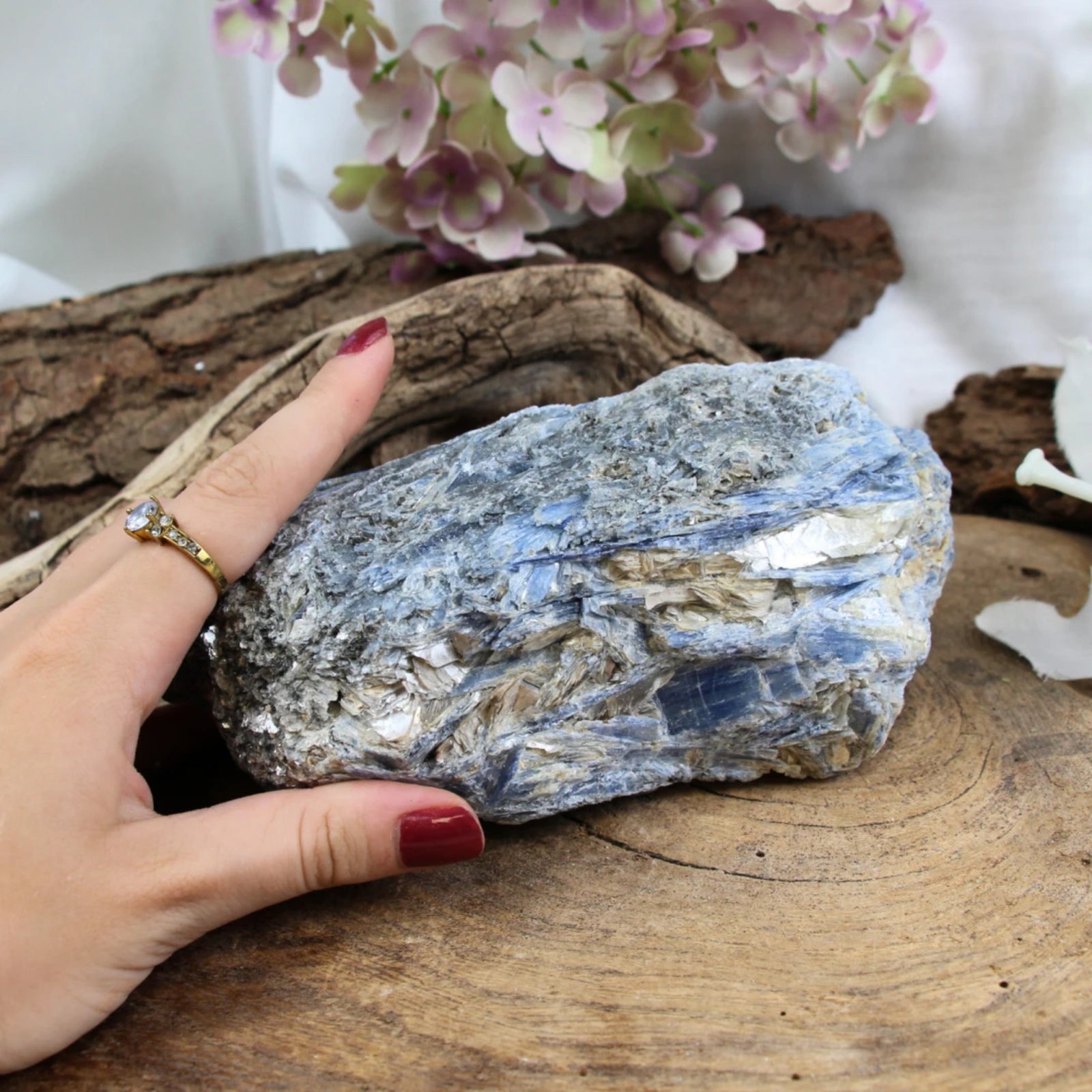 Kyaniet blauw ruw nr.08