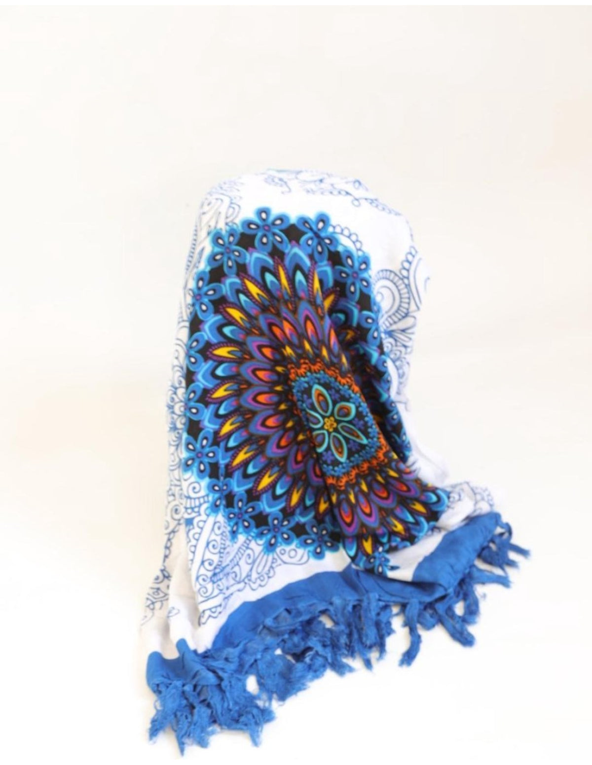 Om Namaste Sarong - 444 - Bloemrijke Mandala - Blauw & Wit