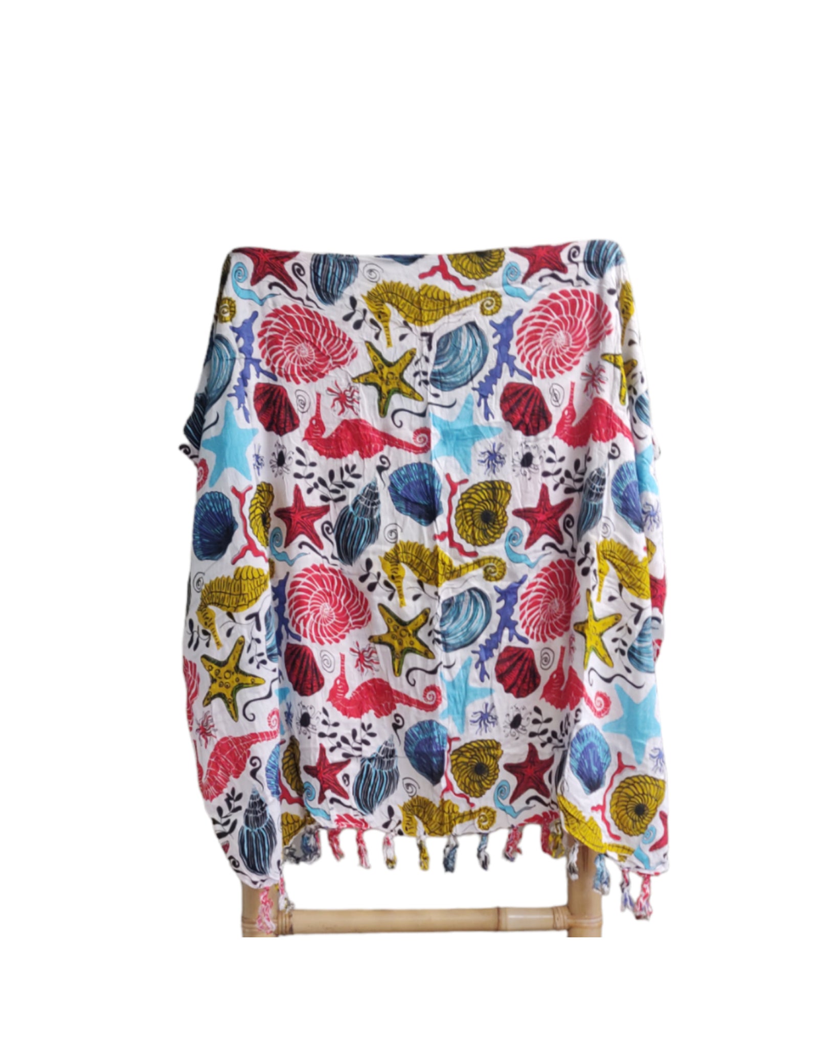 Om Namaste Sarong - 633 - Schelpen - Bont op Wit