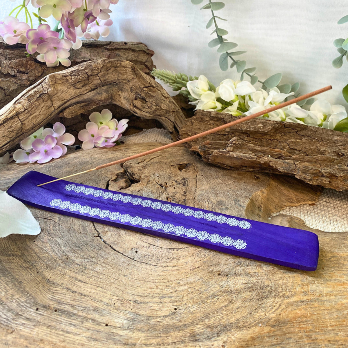 Plankje hout bloemetjes - paars - wierook houder