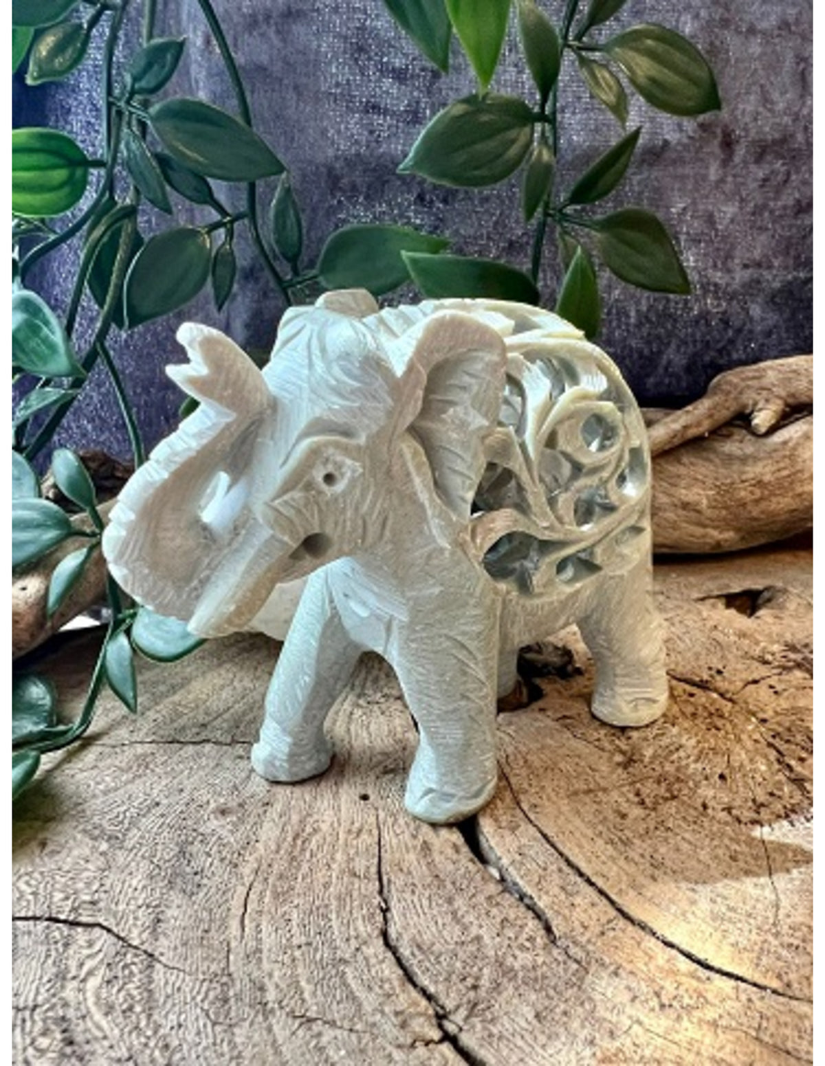 Speksteen olifant in olifant 7 cm