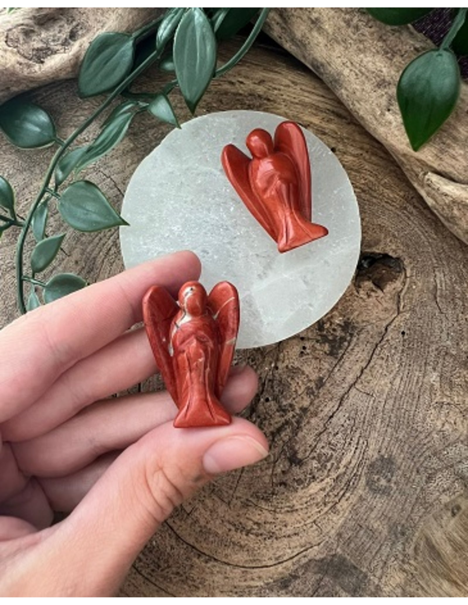 Staande engel 35 mm Jaspis rood